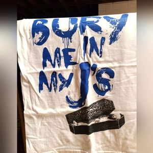 Mens 8 and 9 T shirt size Large True Blue Jordan